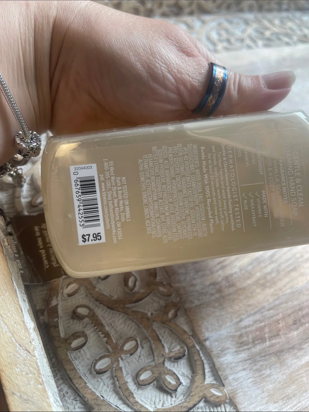 Bath & Body Works Seaside Sweater Foaming Hand Soap - Cream & Navy